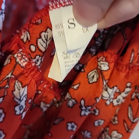 Floral Red Wrap Dress Small - Picture 5 of 5